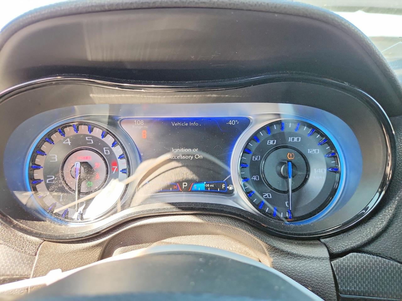 CHRYSLER 300 2015 — 10