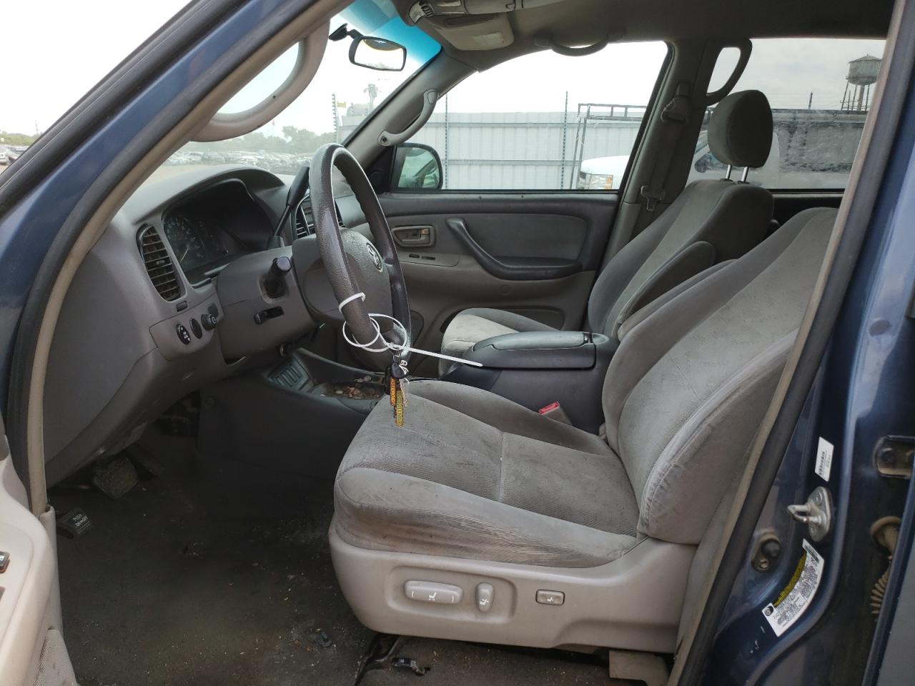 TOYOTA SEQUOIA 2006 — 8