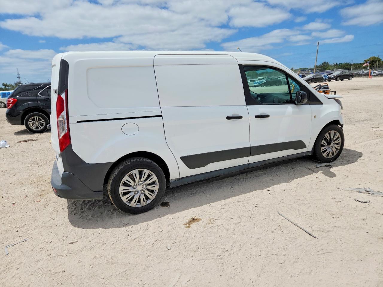 FORD TRANSIT CONNECT 2017 — 4