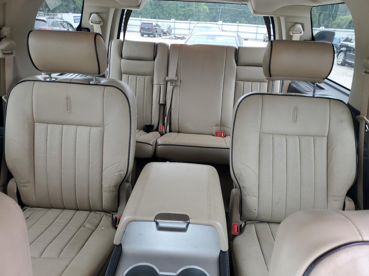 LINCOLN NAVIGATOR 2005 — 11