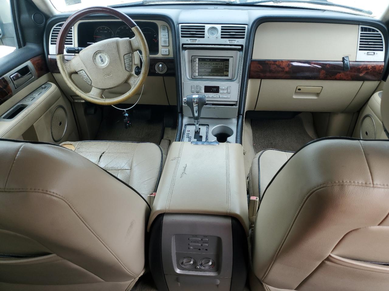 LINCOLN NAVIGATOR 2005 — 9