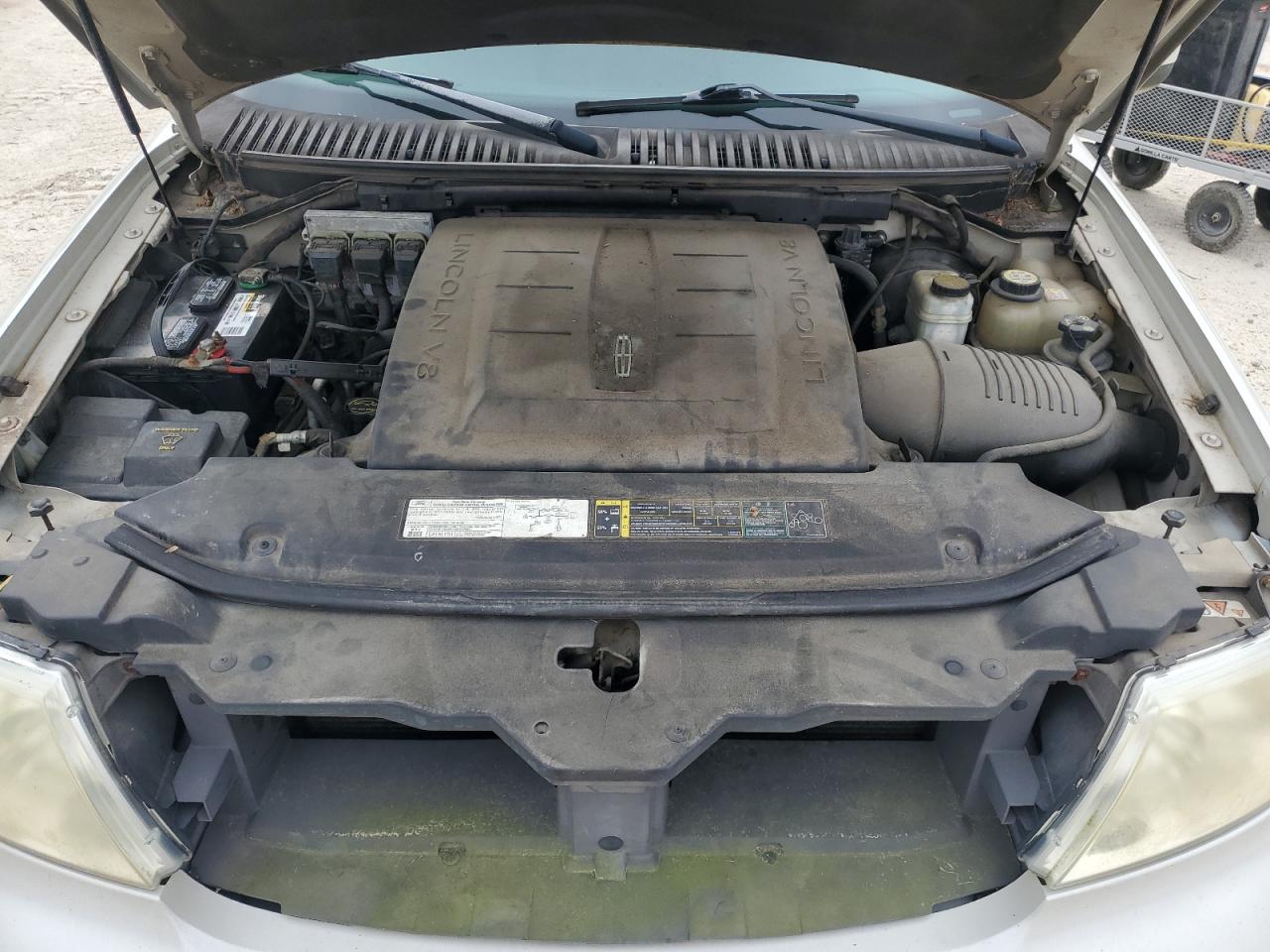 LINCOLN NAVIGATOR 2005 — 13