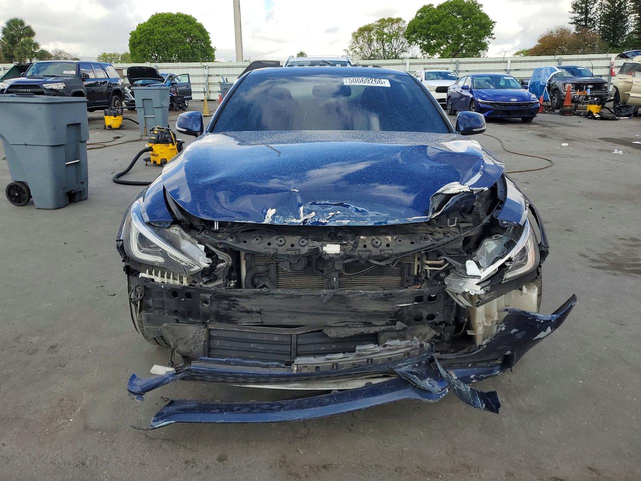 INFINITI Q60 2018 — 6