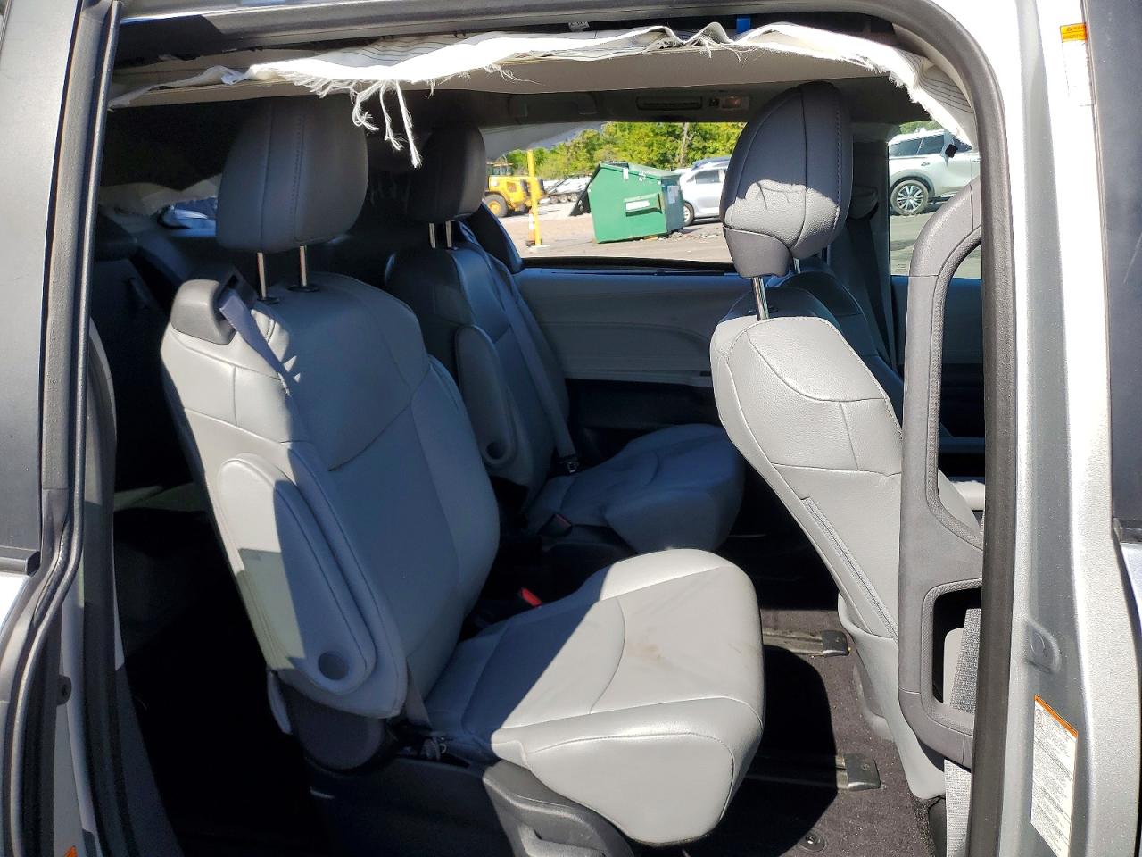 TOYOTA SIENNA 2023 — 12