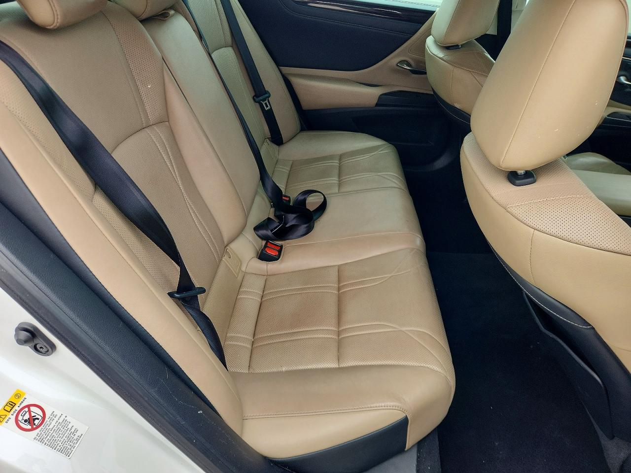 LEXUS ES 350 2019 — 11