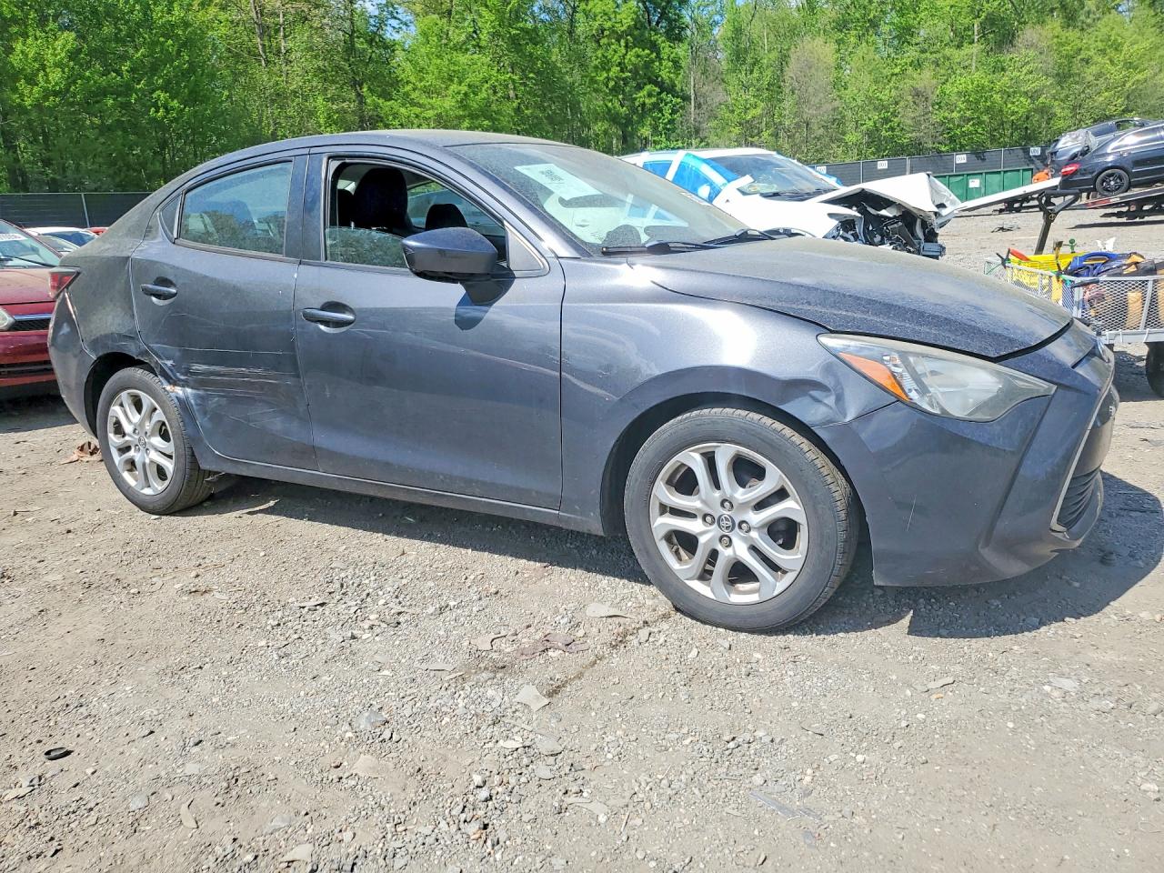 TOYOTA YARIS 2017 — 5