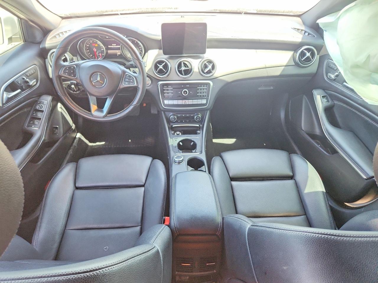 MERCEDES-BENZ GLA 2018 — 9