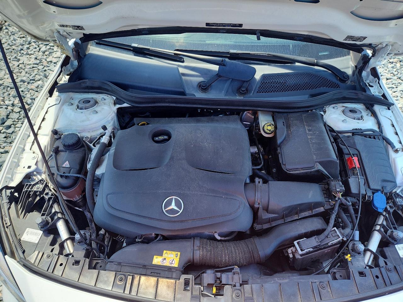 MERCEDES-BENZ GLA 2018 — 12