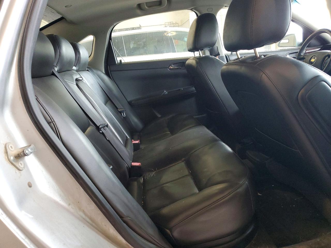 CHEVROLET IMPALA 2010 — 11