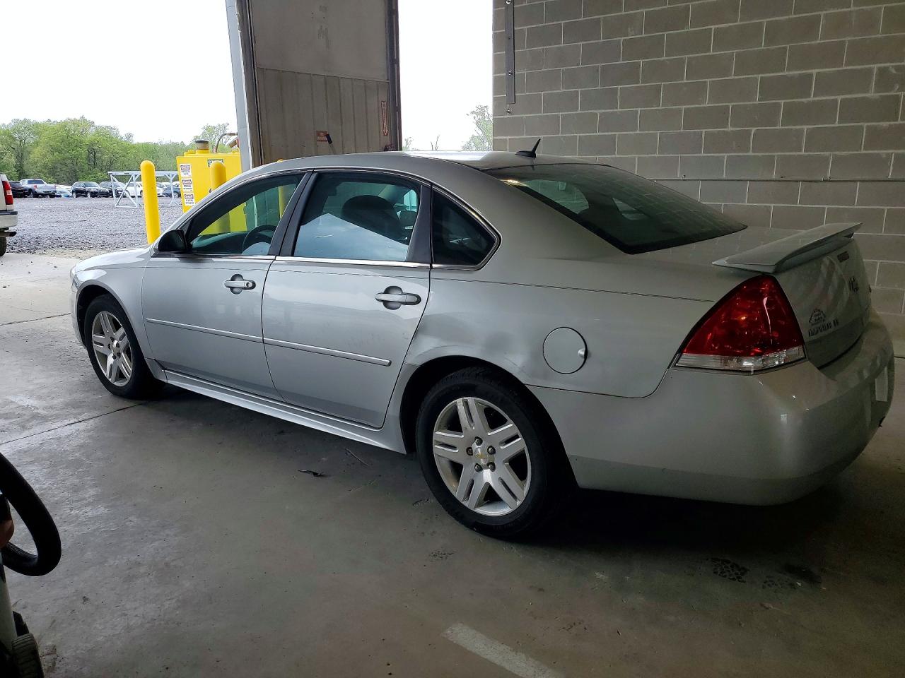 CHEVROLET IMPALA 2010 — 3