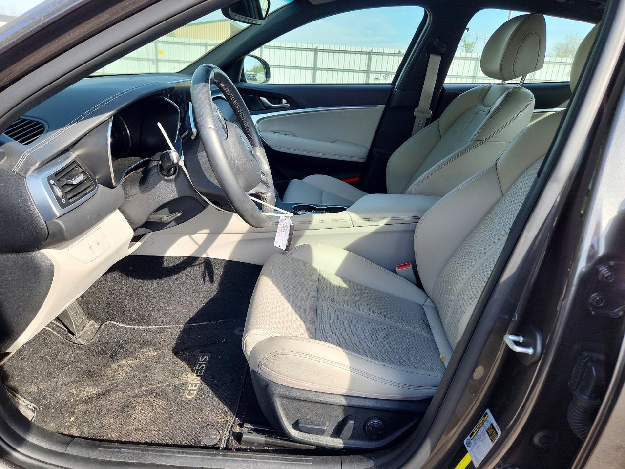 GENESIS G70 2023 — 8