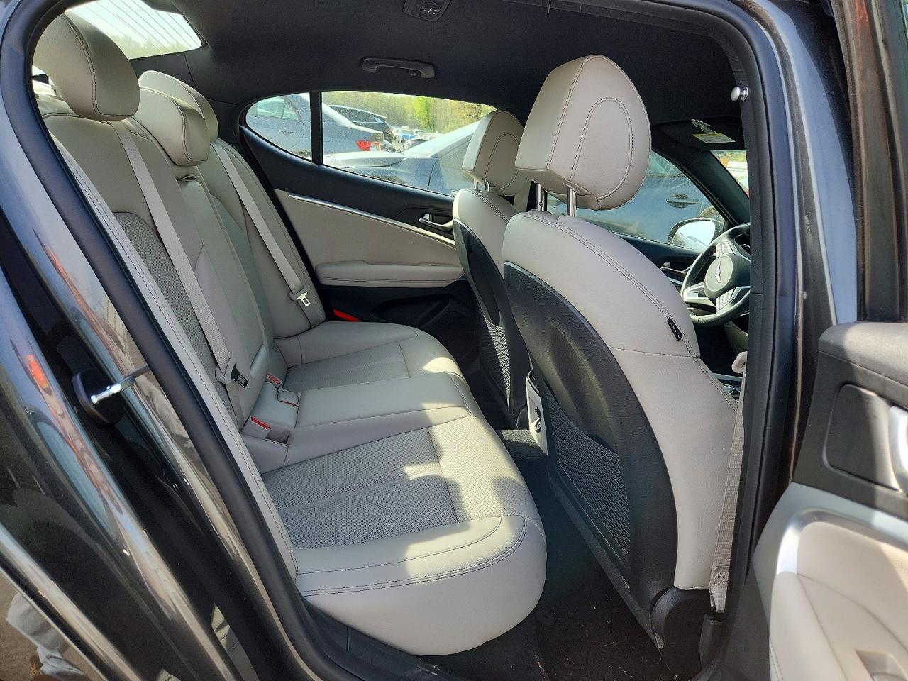 GENESIS G70 2023 — 11