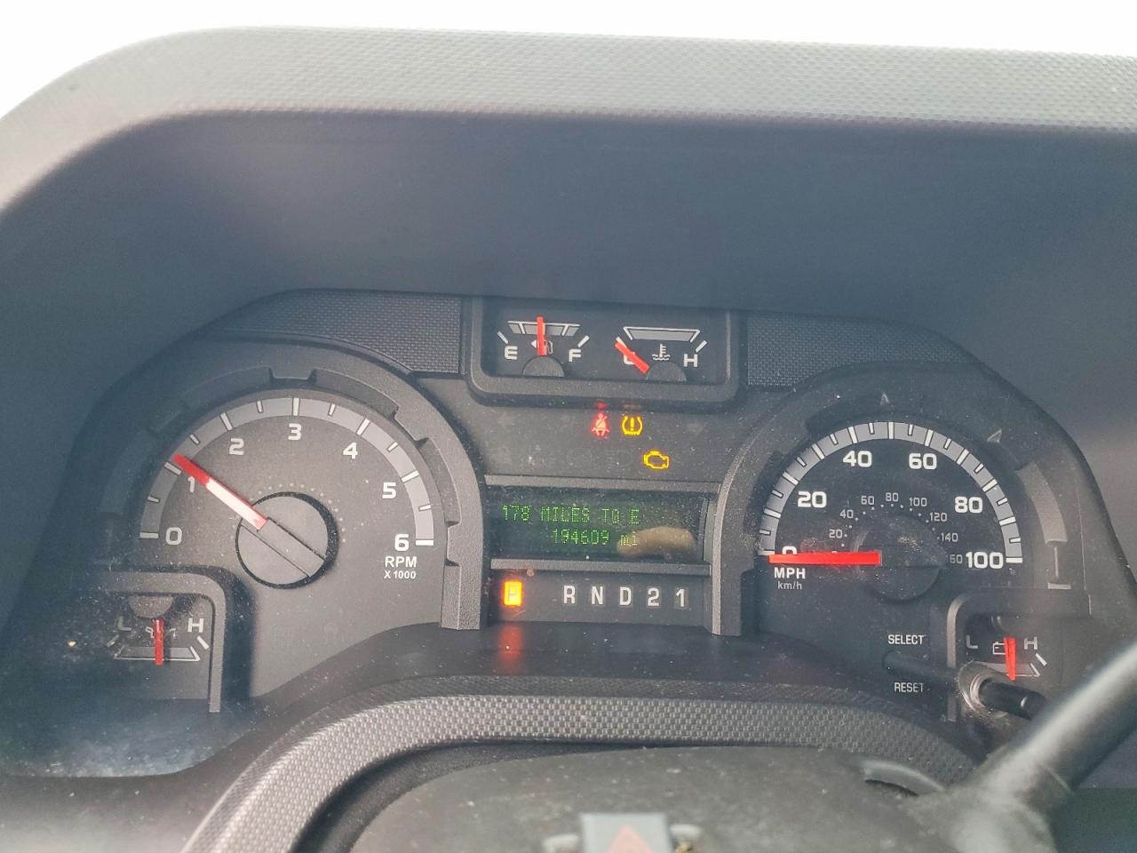 FORD ECONOLINE 2011 — 10