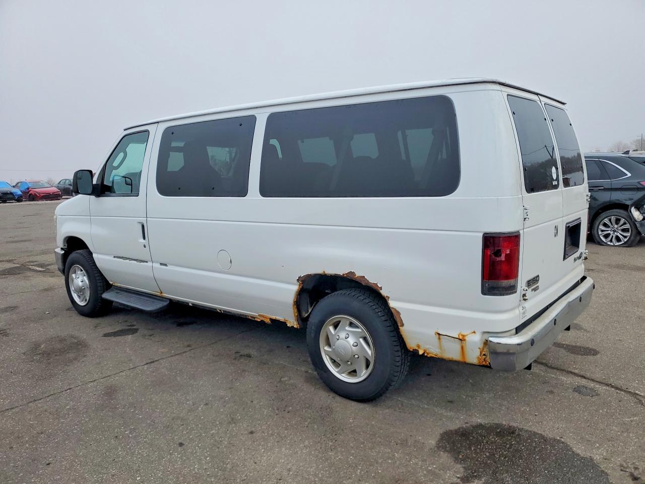 FORD ECONOLINE 2011 — 3