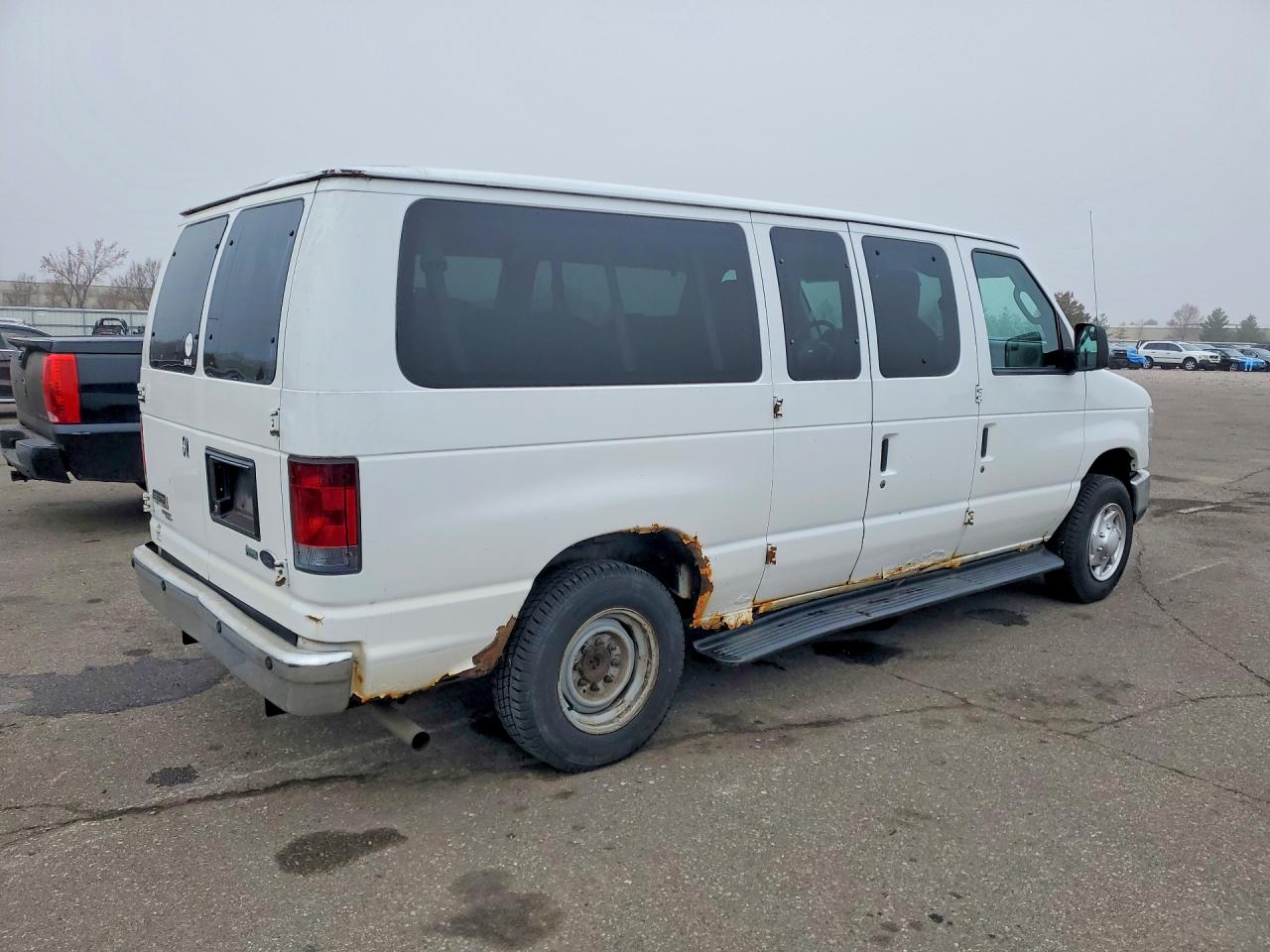 FORD ECONOLINE 2011 — 4