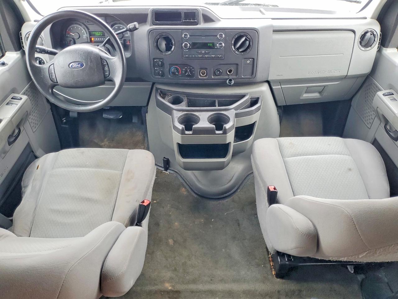 FORD ECONOLINE 2011 — 9