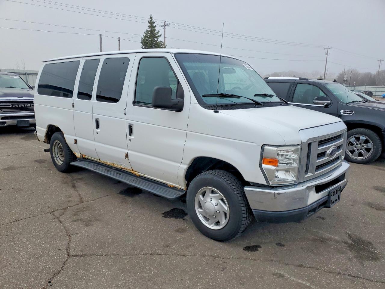 FORD ECONOLINE 2011 — 5