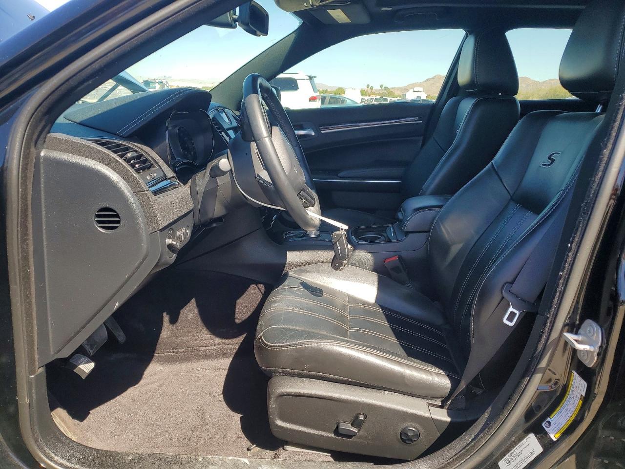 CHRYSLER 300 2017 — 8