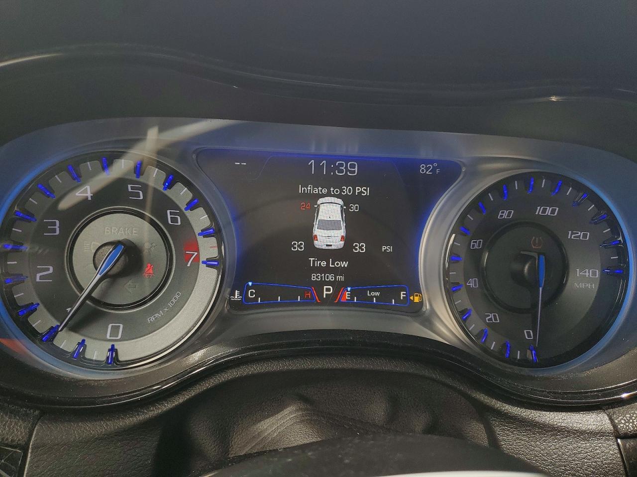 CHRYSLER 300 2017 — 10