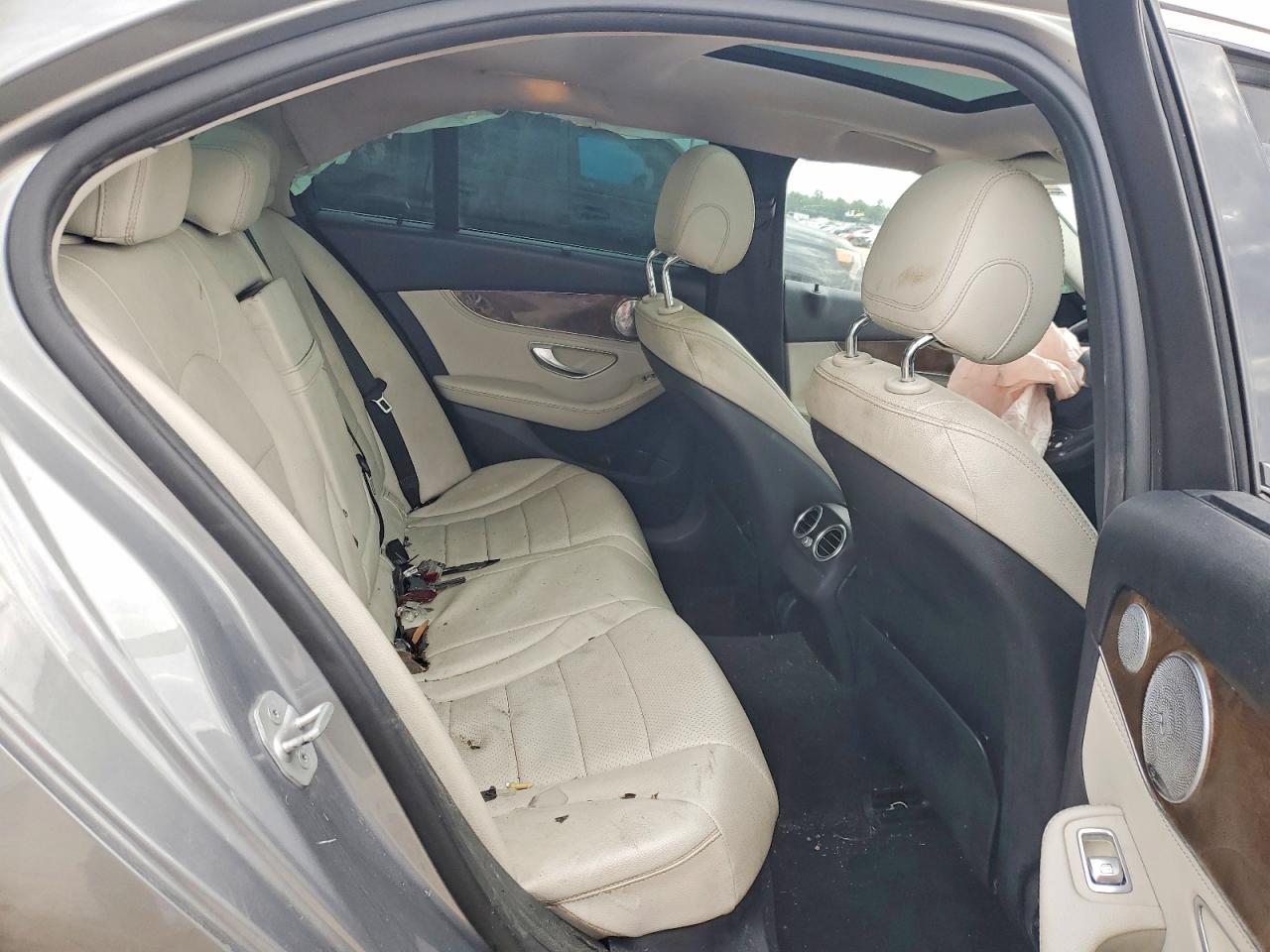 MERCEDES-BENZ C 2016 — 11
