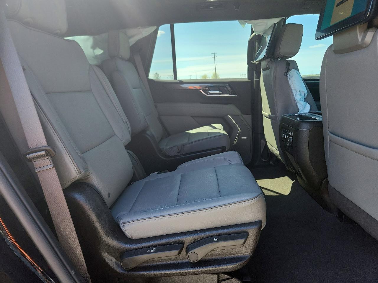 GMC YUKON 2026 — 12
