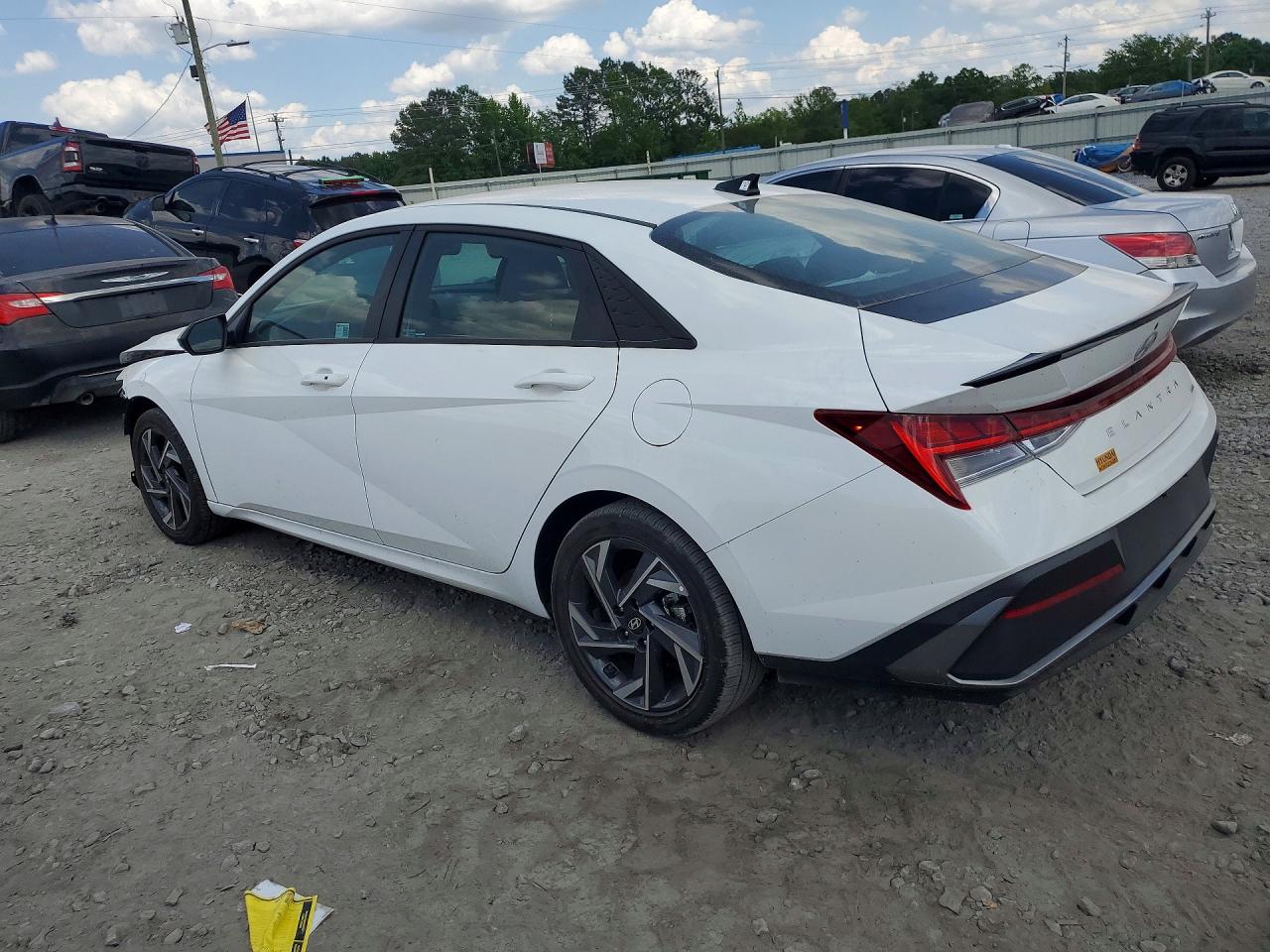 HYUNDAI ELANTRA HYBRID 2025 — 3