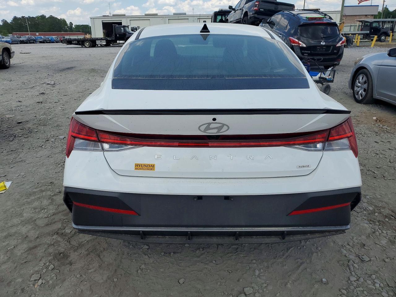 HYUNDAI ELANTRA HYBRID 2025 — 7