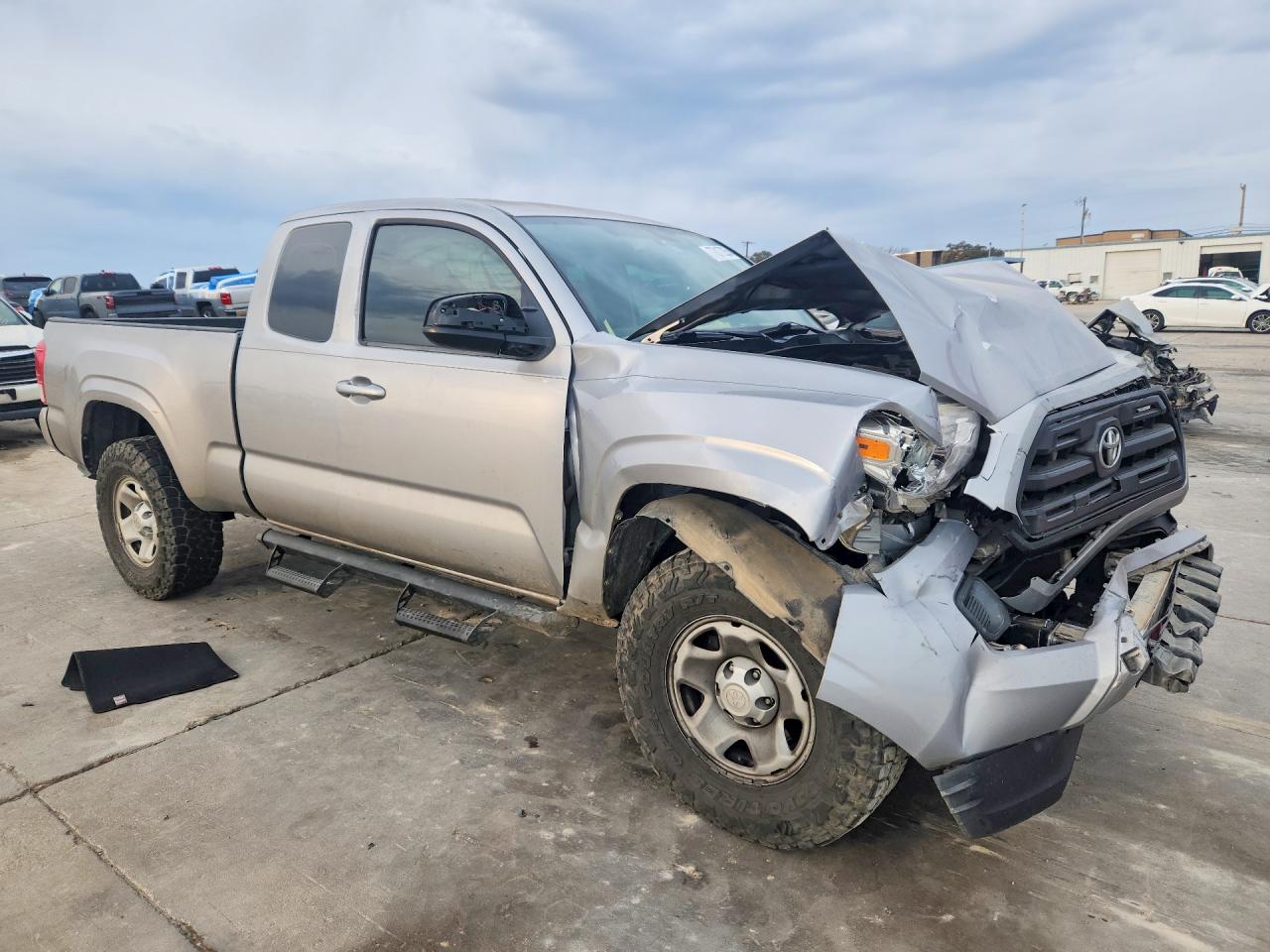 2017 TOYOTA TACOMA SR