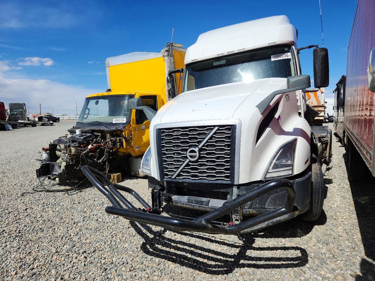 VOLVO VNL 2023 — 3