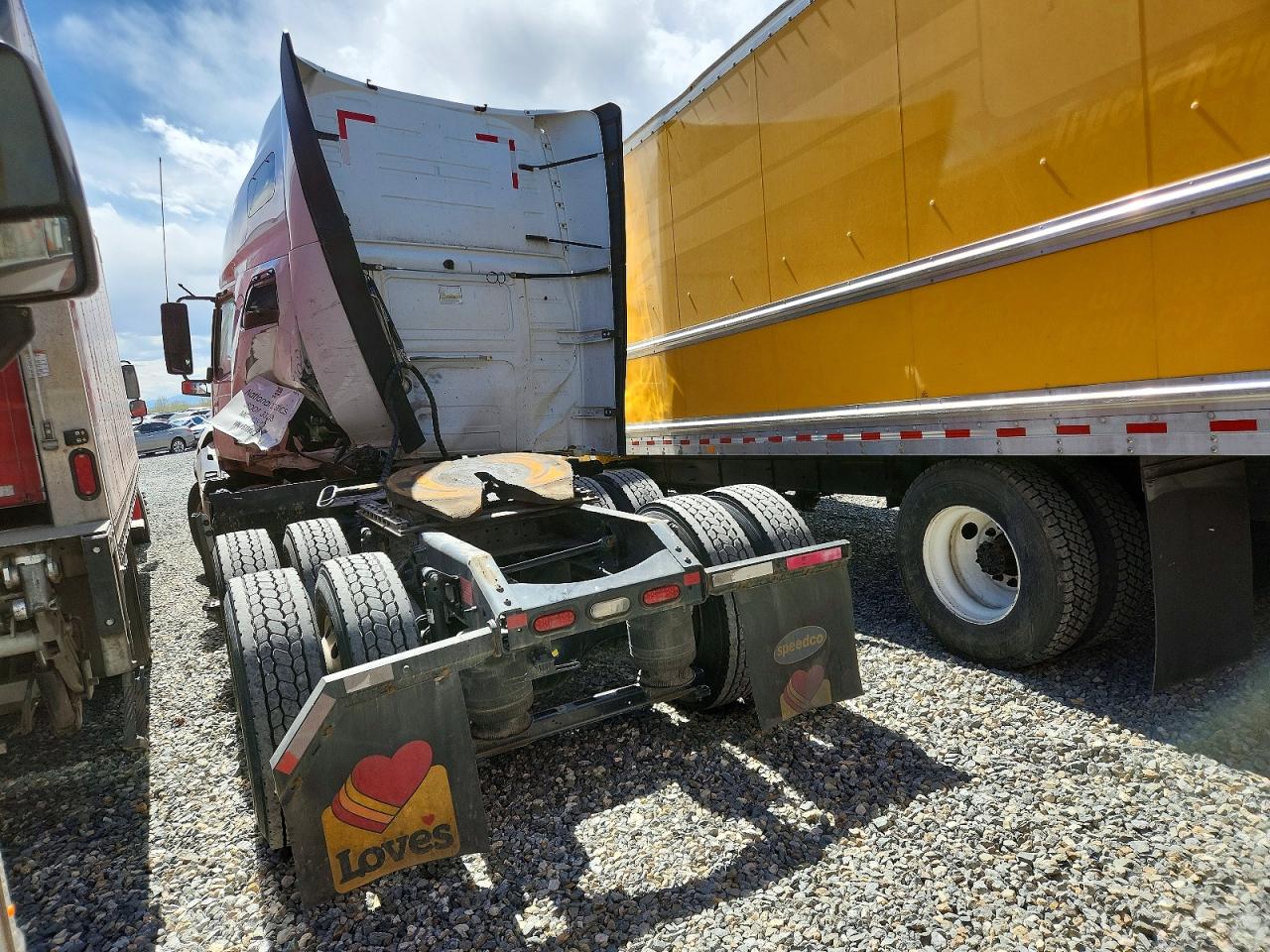 VOLVO VNL 2023 — 4