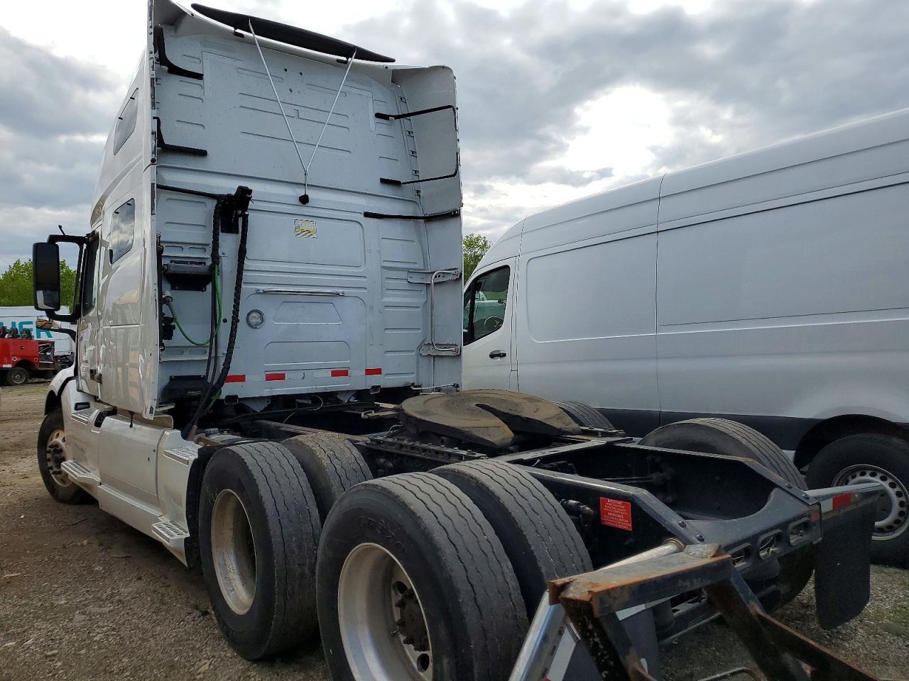 VOLVO VNL 2019 — 4