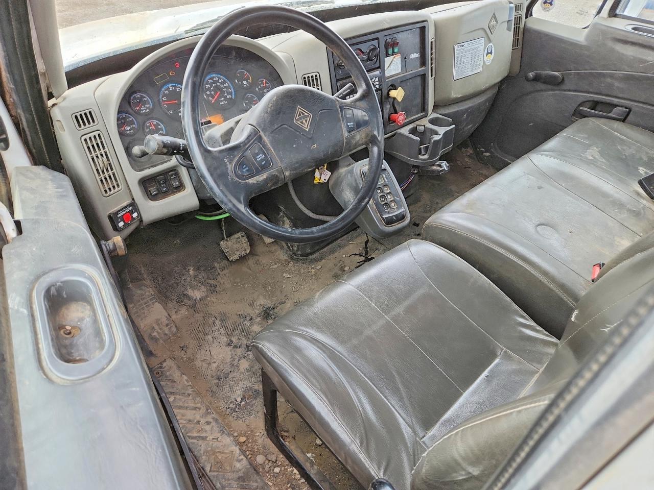 INTERNATIONAL 4000 2014 — 9