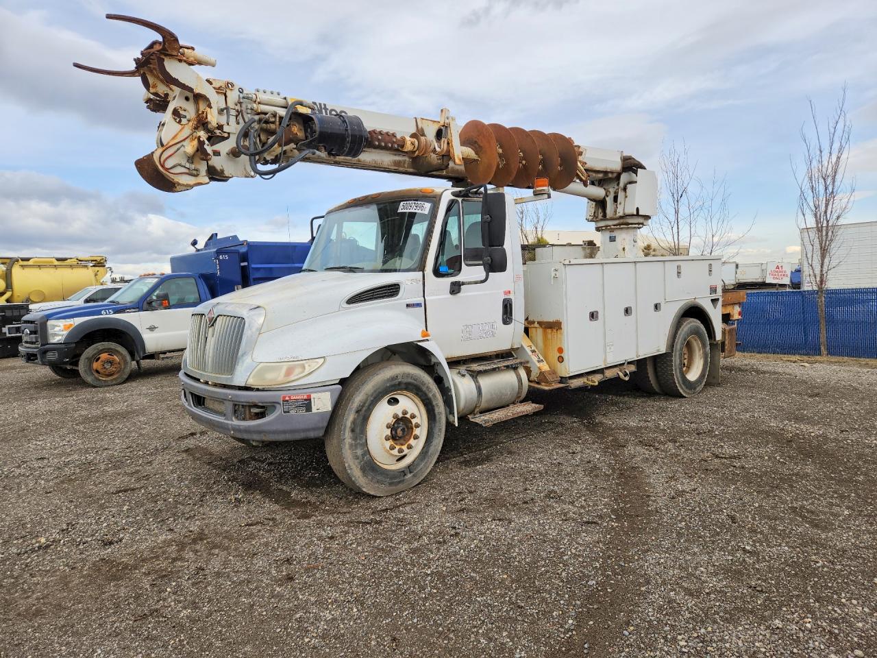 INTERNATIONAL 4000 2014 — 2