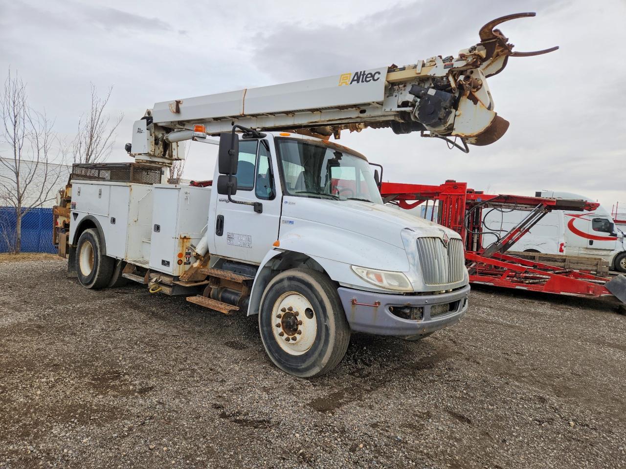 INTERNATIONAL 4000 2014 — 5