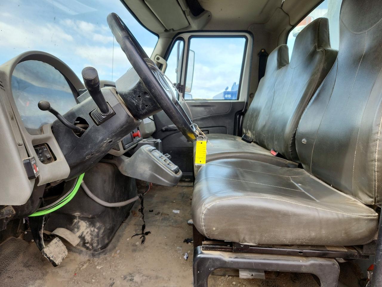 INTERNATIONAL 4000 2014 — 8