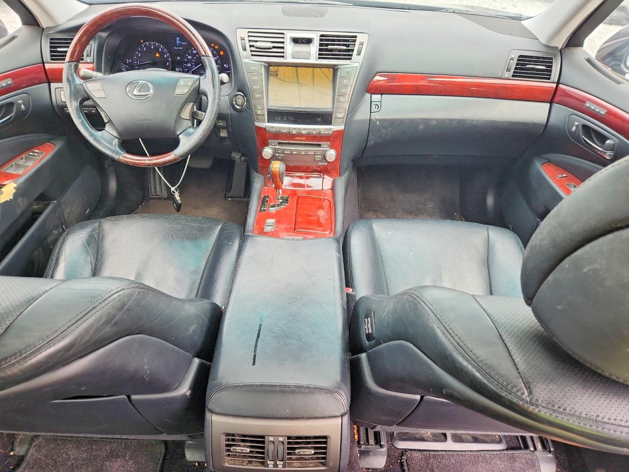 LEXUS LS 2011 — 9