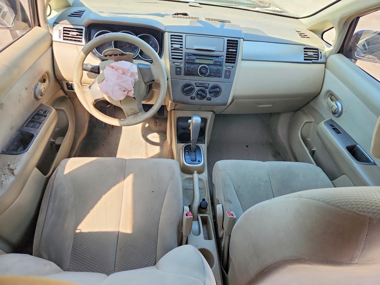 NISSAN VERSA 2011 — 9