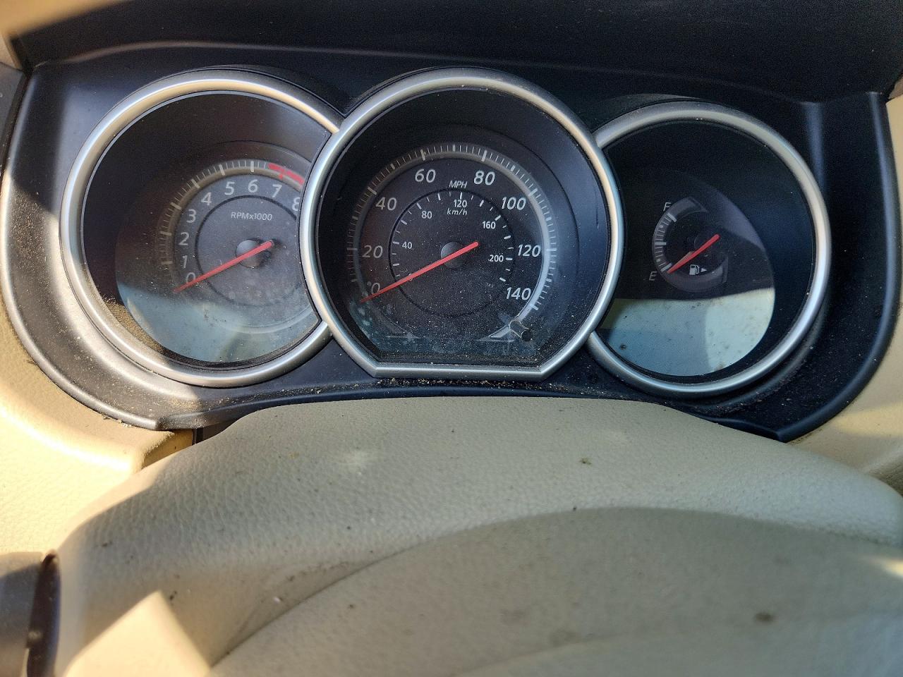 NISSAN VERSA 2011 — 10