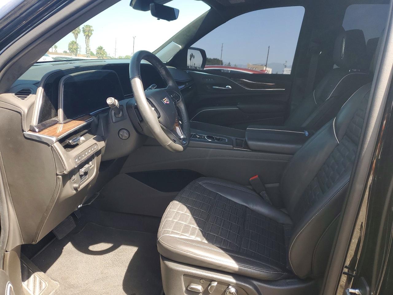 CADILLAC ESCALADE 2021 — 8