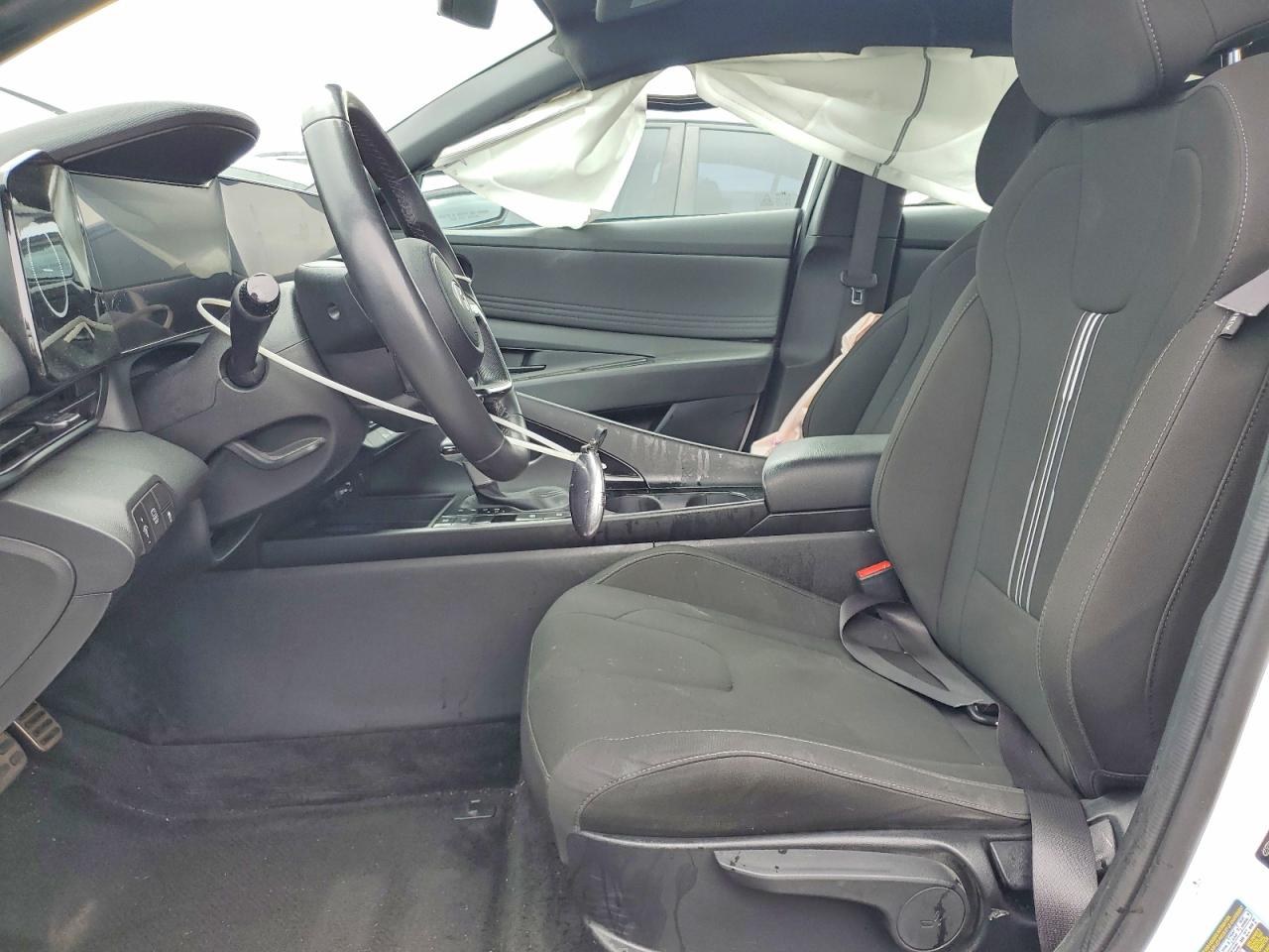 HYUNDAI ELANTRA HYBRID 2025 — 8