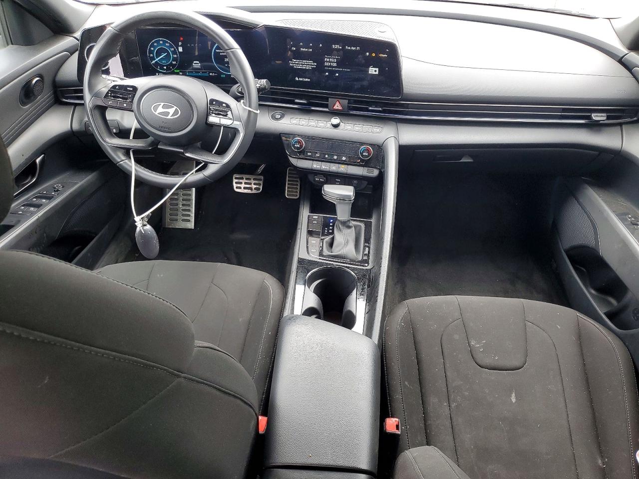 HYUNDAI ELANTRA HYBRID 2025 — 9