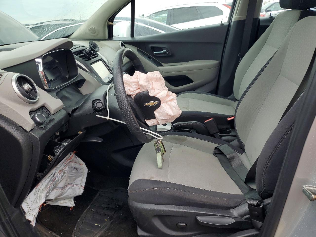 CHEVROLET TRAX 2016 — 8