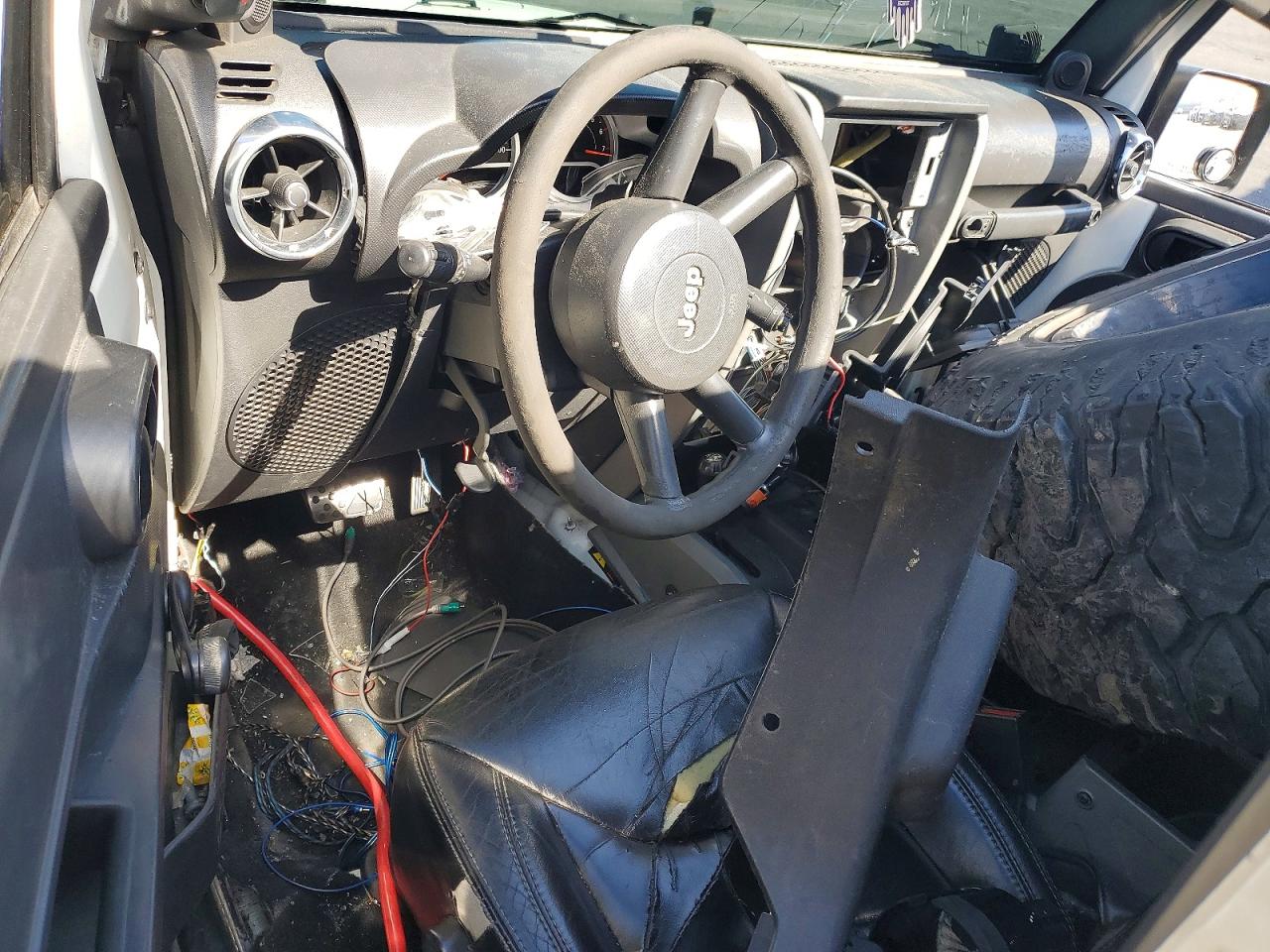 JEEP WRANGLER UNLIMITED 2010 — 8