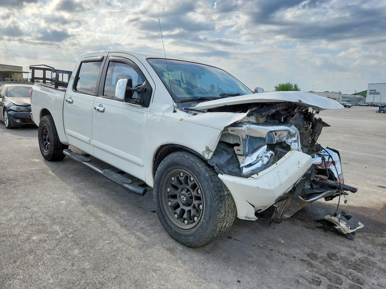 NISSAN TITAN 2005 — 5