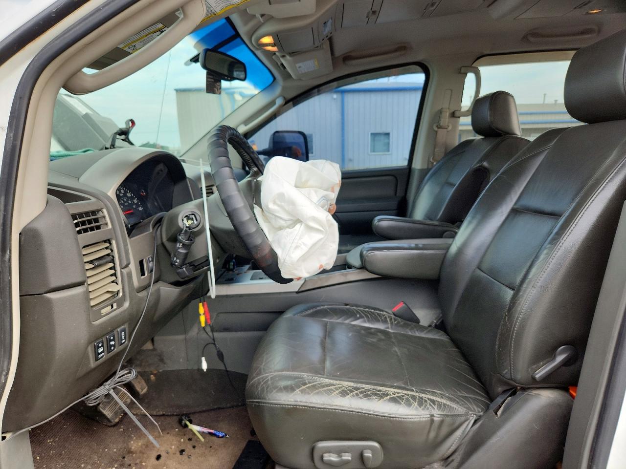 NISSAN TITAN 2005 — 8