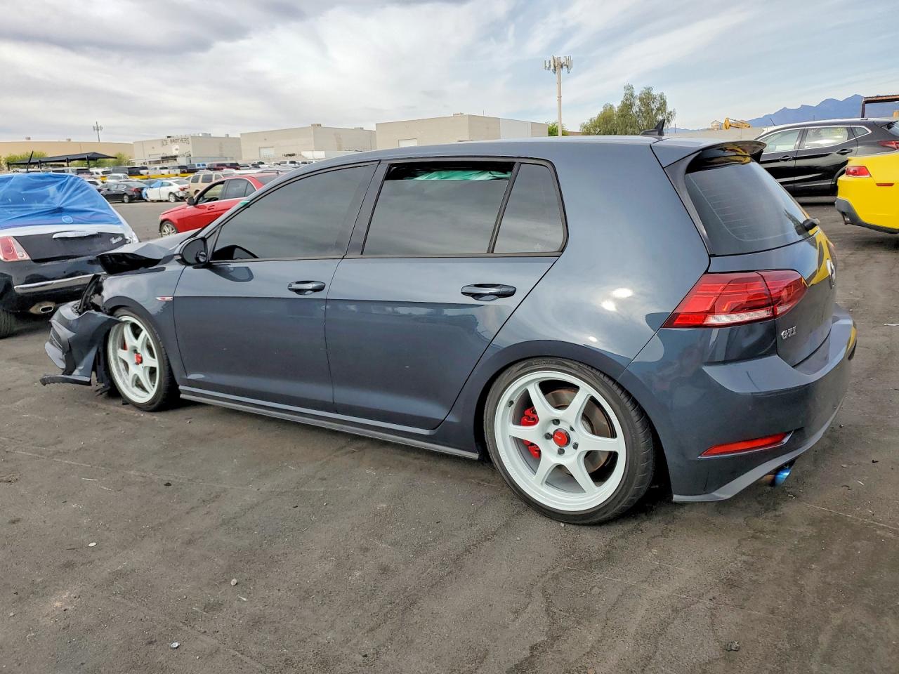 VOLKSWAGEN GTI 2018 — 3