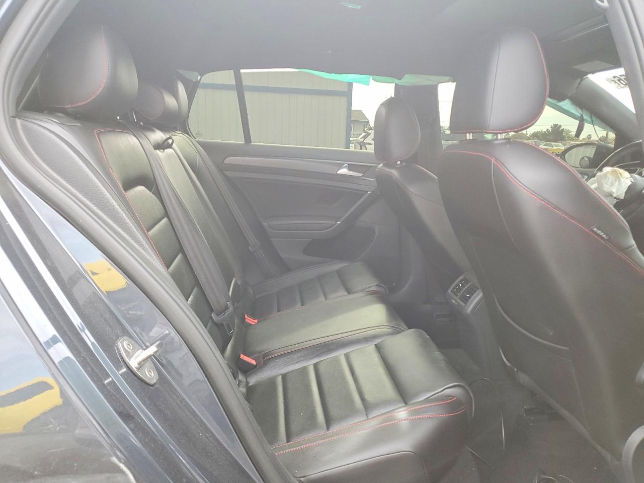 VOLKSWAGEN GTI 2018 — 11