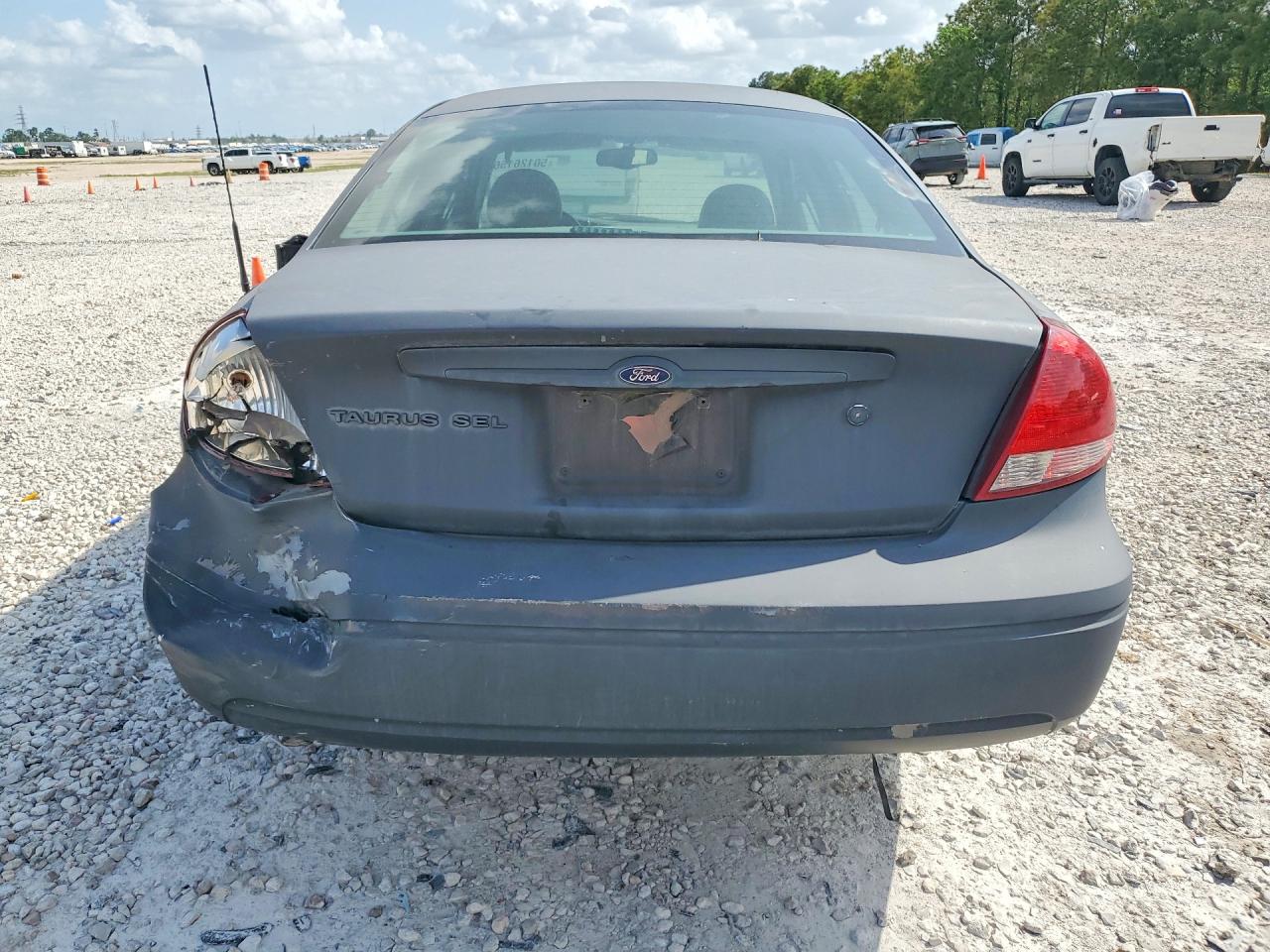 FORD TAURUS 2005 — 7