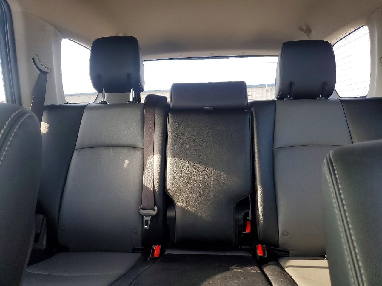 TOYOTA 4RUNNER 2024 — 11