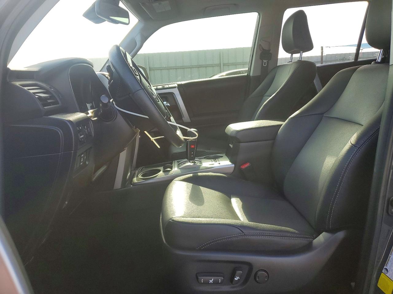 TOYOTA 4RUNNER 2024 — 8